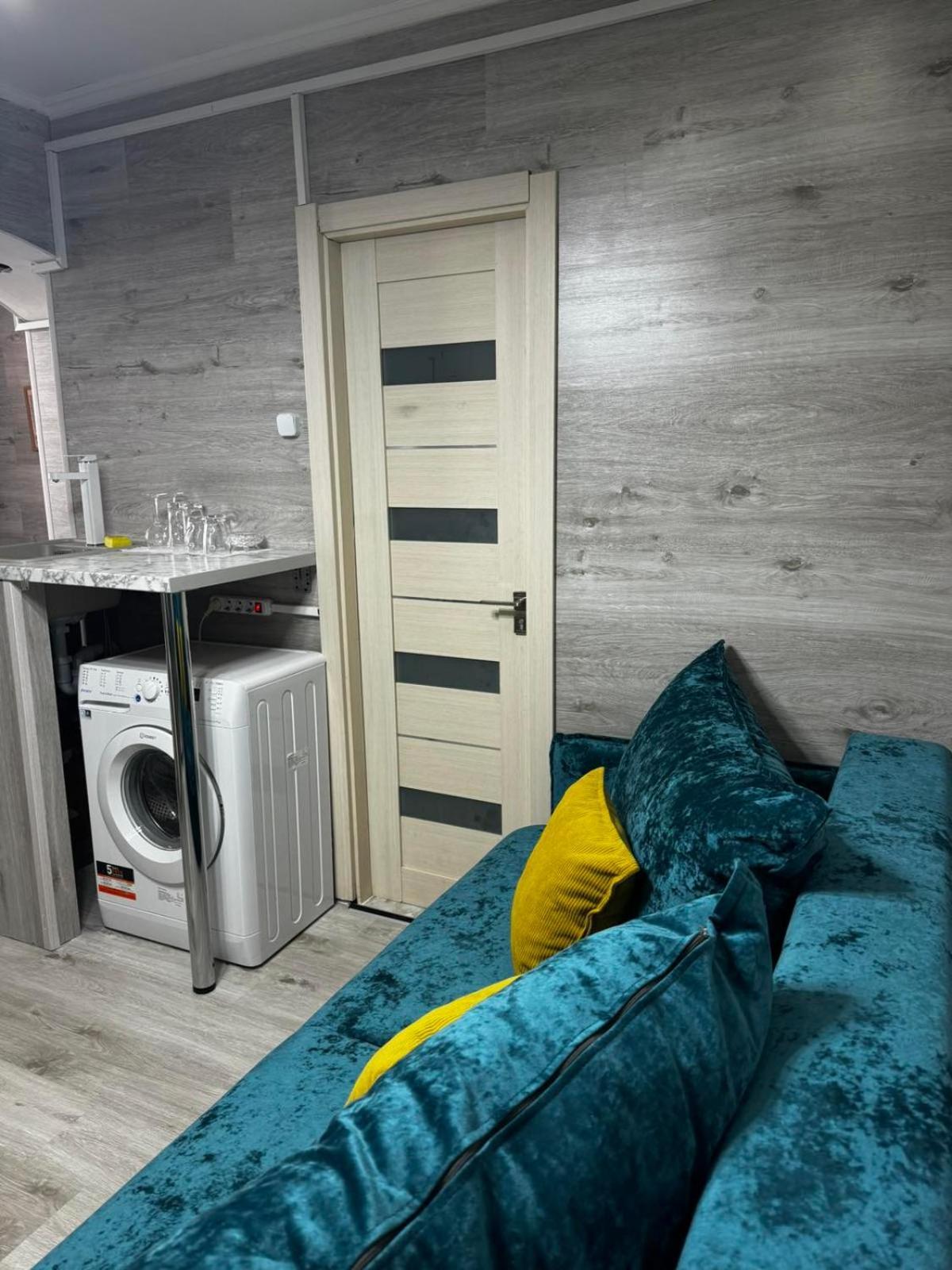 Cozy Good Apartment Kischinau Exterior foto